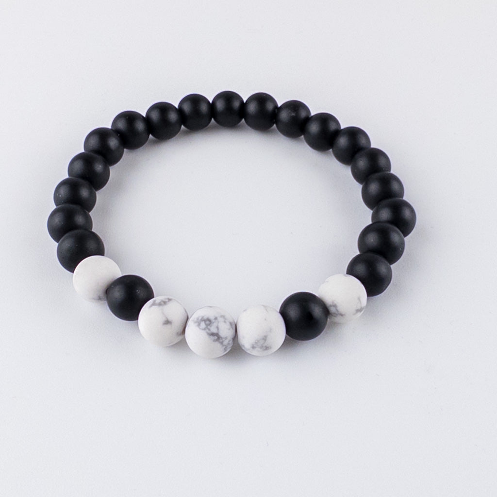 Matte White Howlite Black Onyx Bead Bracelet